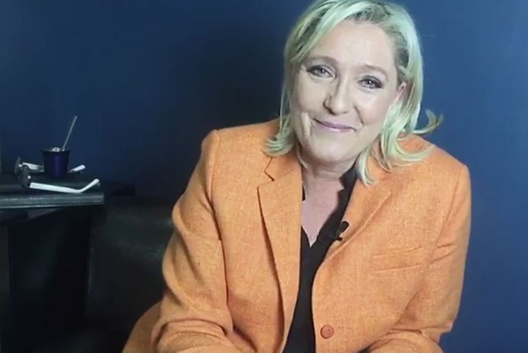 Dialogue avec Marine Le Pen sur Facebook